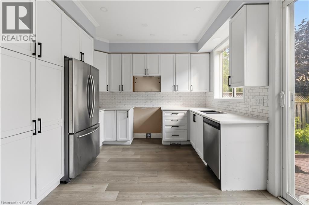 930 LANCASTER Boulevard - 12