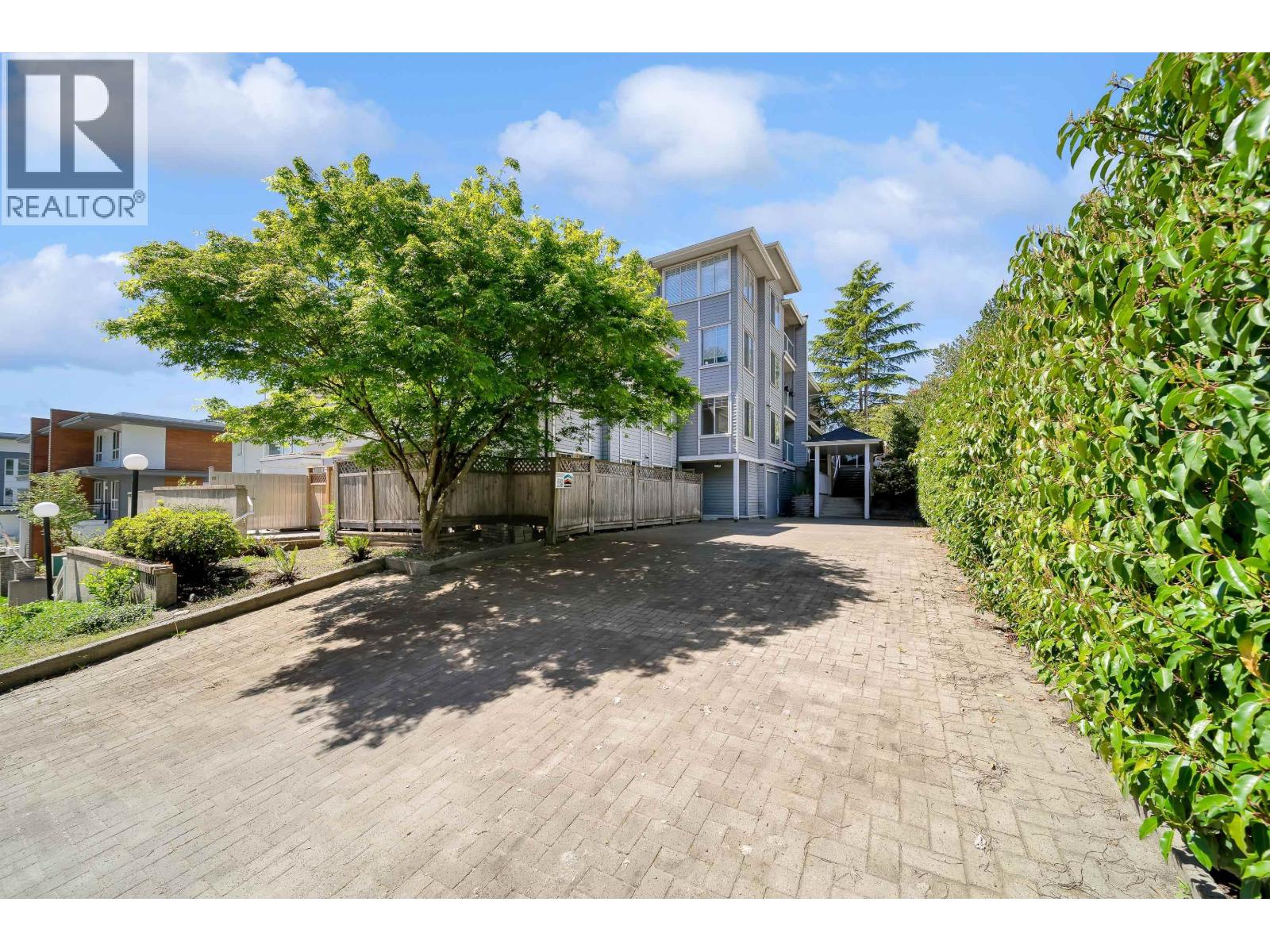 204 11671 FRASER STREET, Maple Ridge