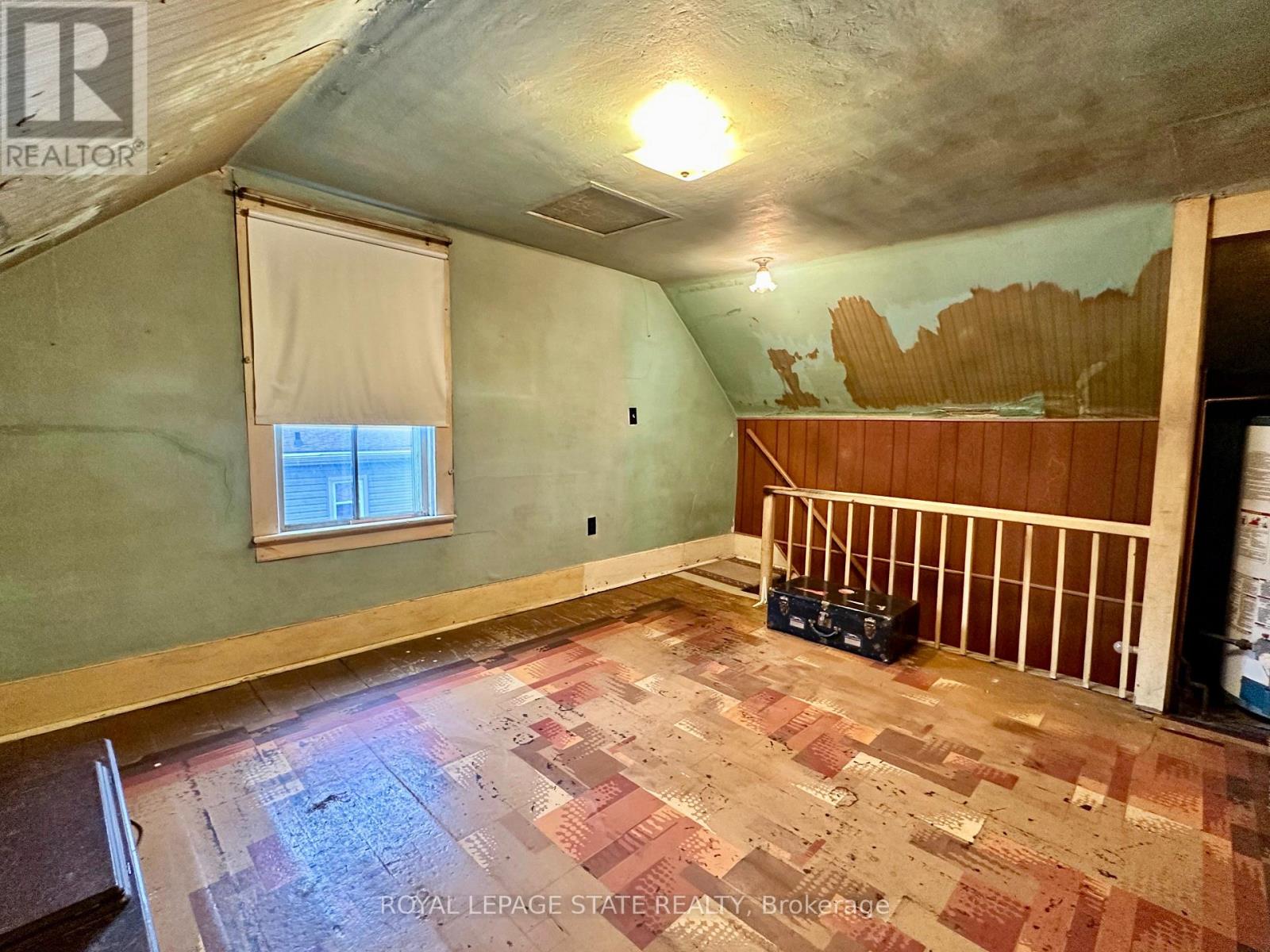 305 NORTH CAYUGA STREET W - 26
