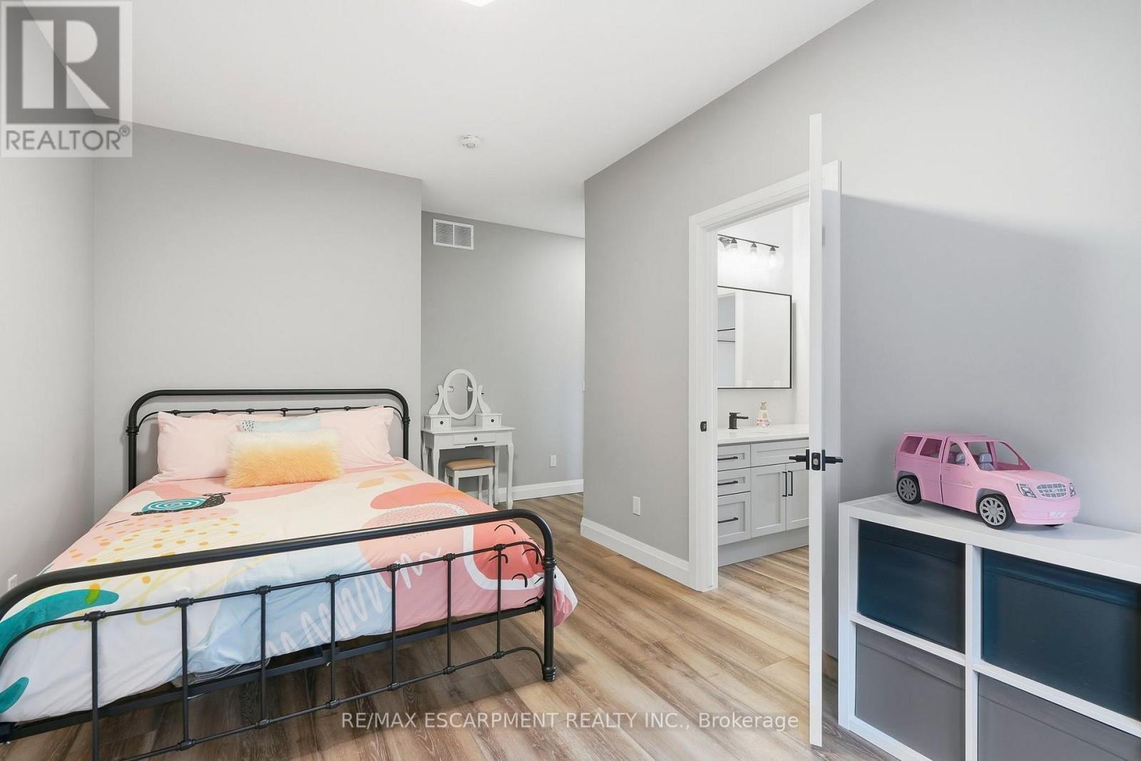 14 HUDSON DRIVE - 19