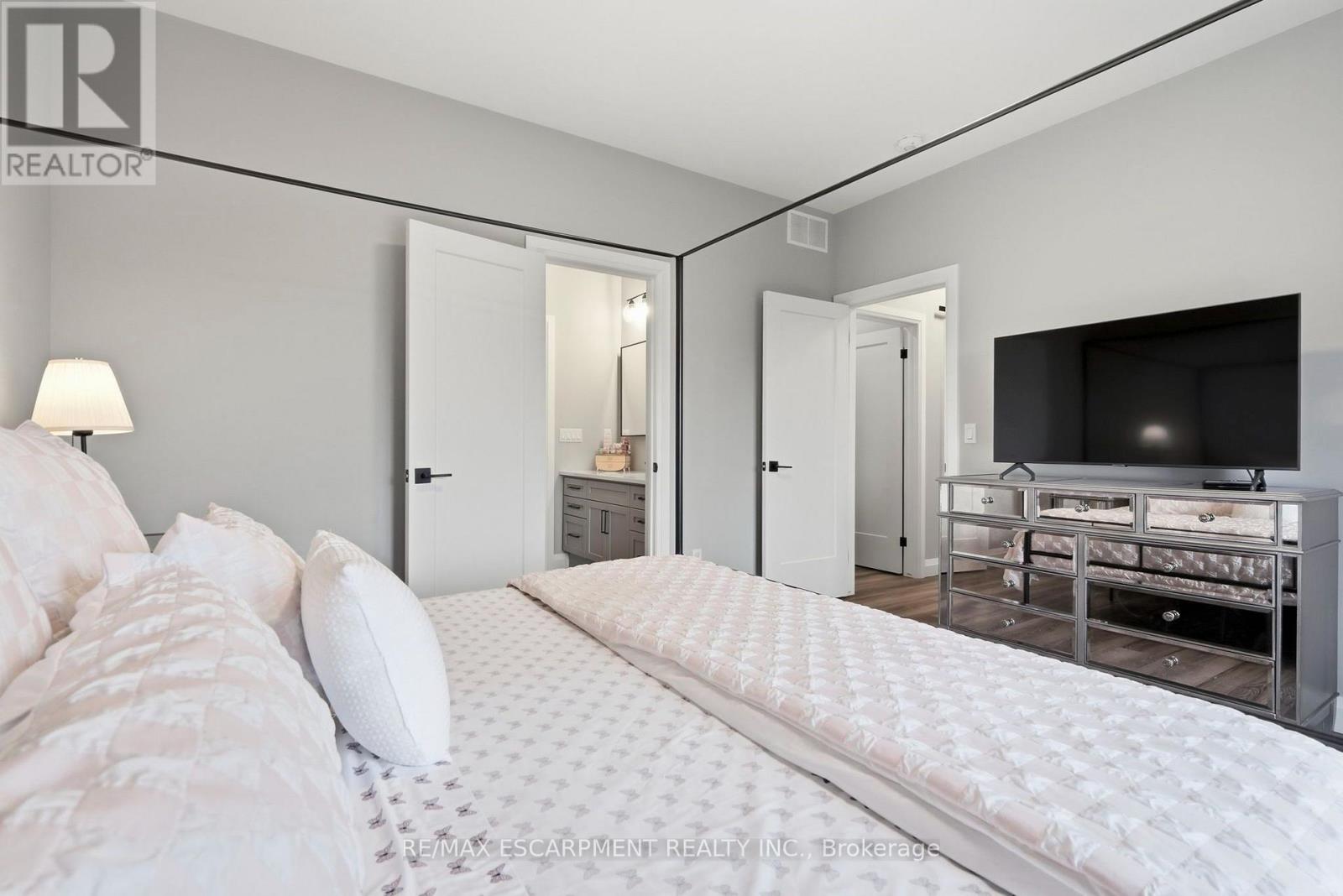 14 HUDSON DRIVE - 24