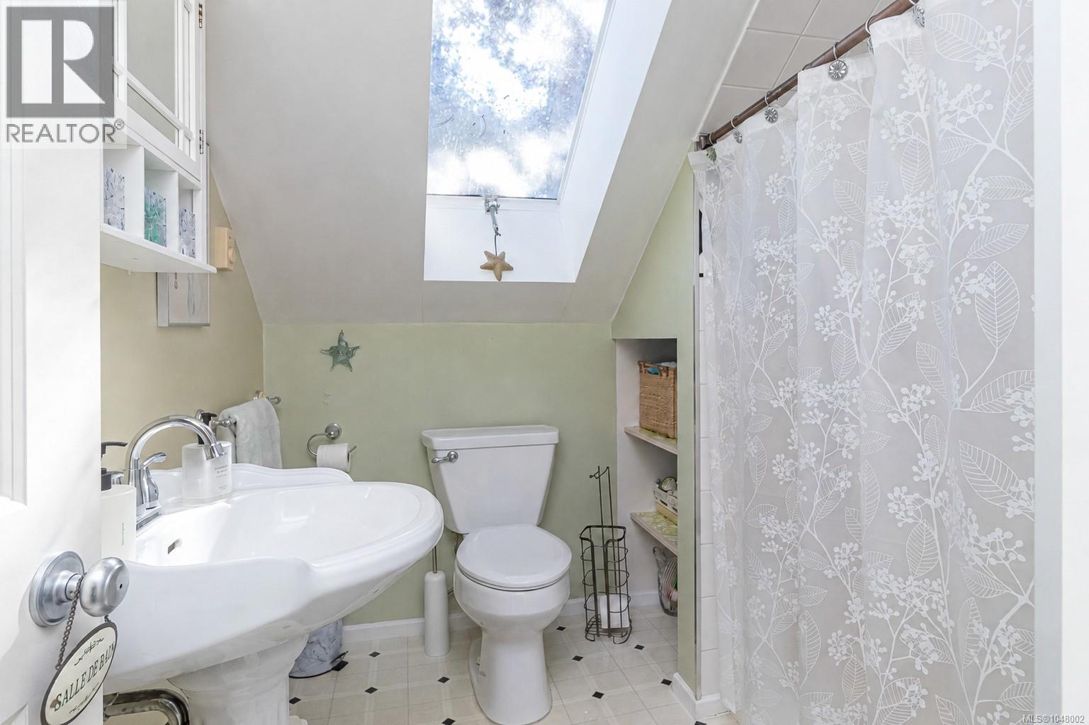  2445 Amelia Avenue, Sidney