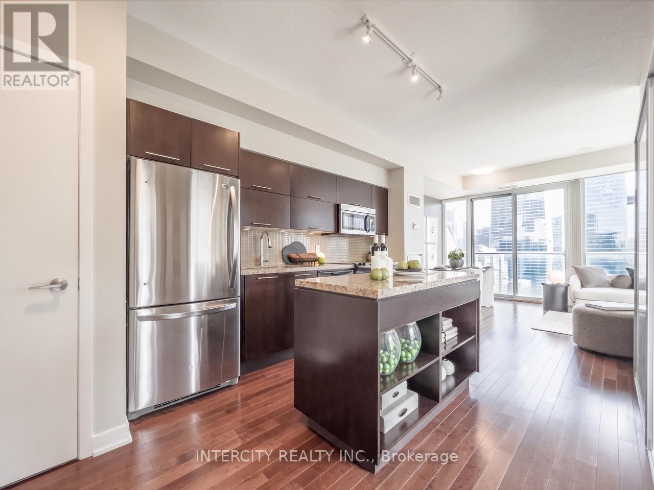 #2503 126 SIMCOE STREET - 6