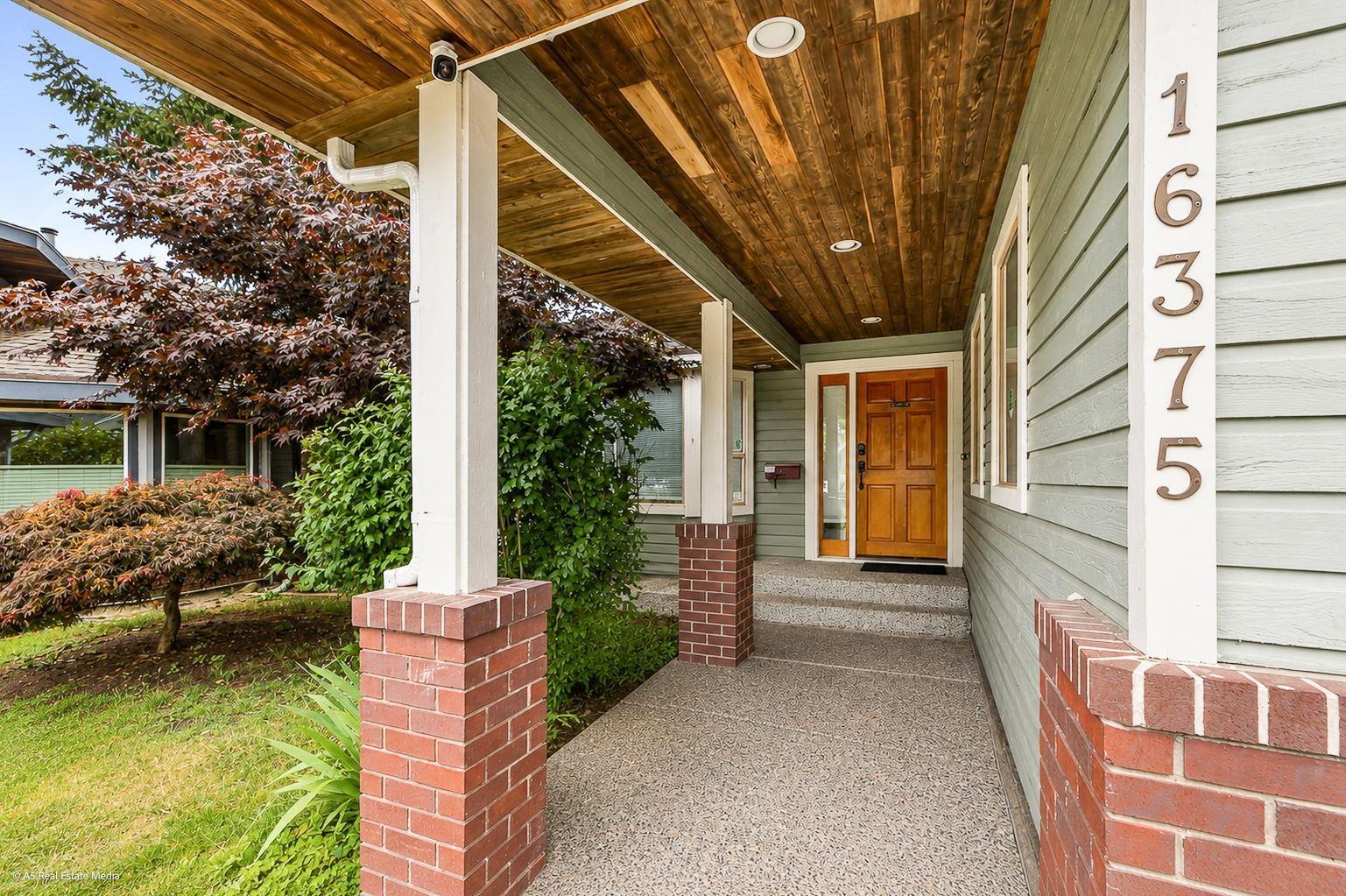 #Upper 16375 MIDDLEGLEN Place, Surrey, British Columbia, V4N1X7, Surrey, British Columbia — photo 4 of 5