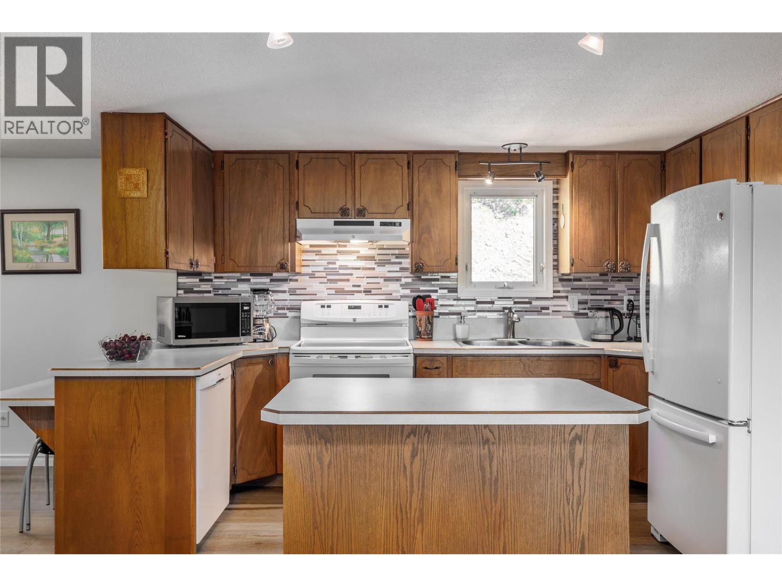  8514 Sun Valley Road, Kelowna