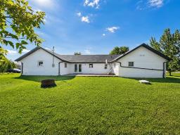 45 Bredin Avenue, Rosenfeld, MB R0G1X0 Photo 15