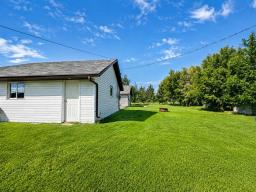 45 Bredin Avenue, Rosenfeld, MB R0G1X0 Photo 16