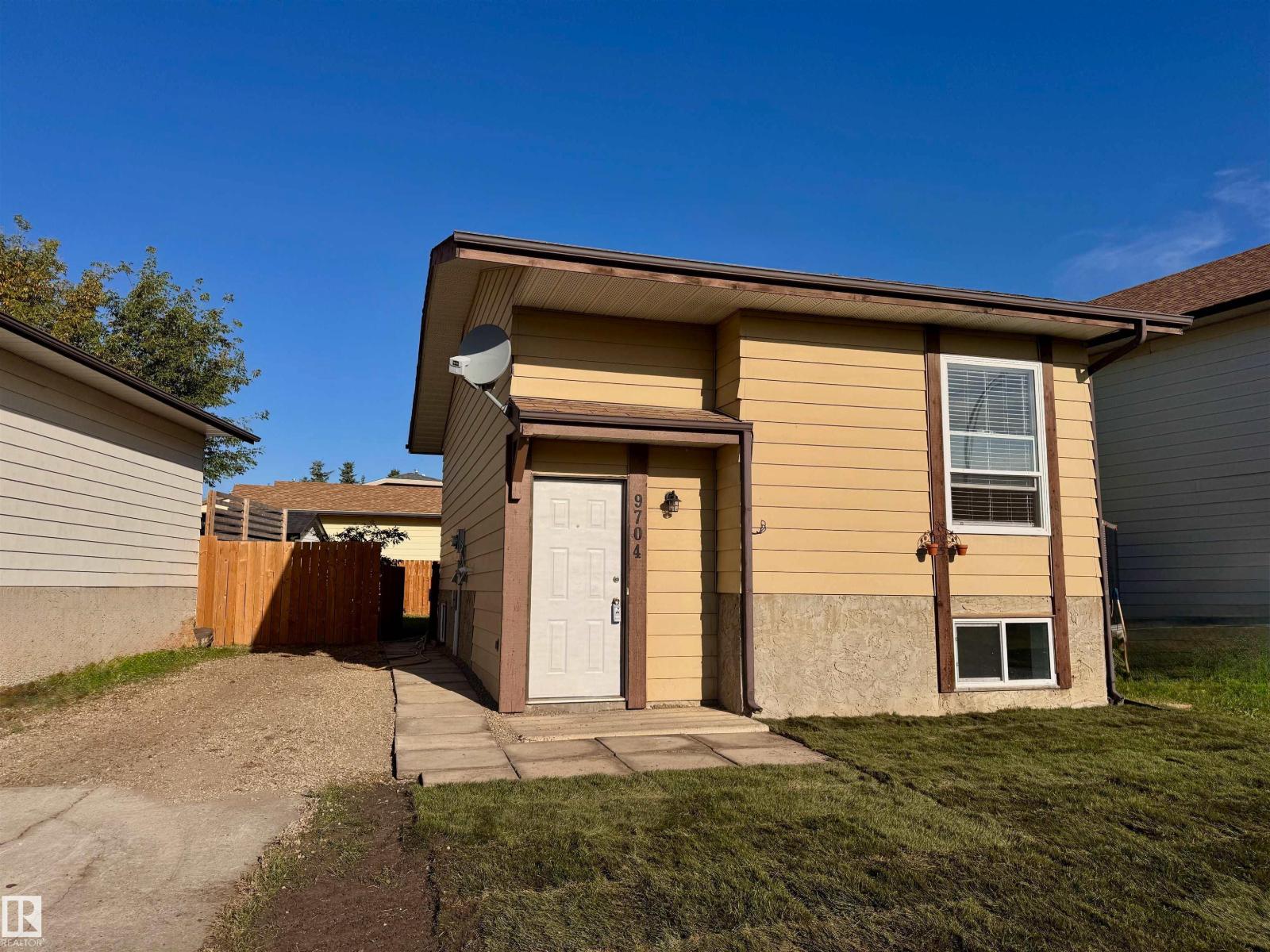 9704 104 ST - 1