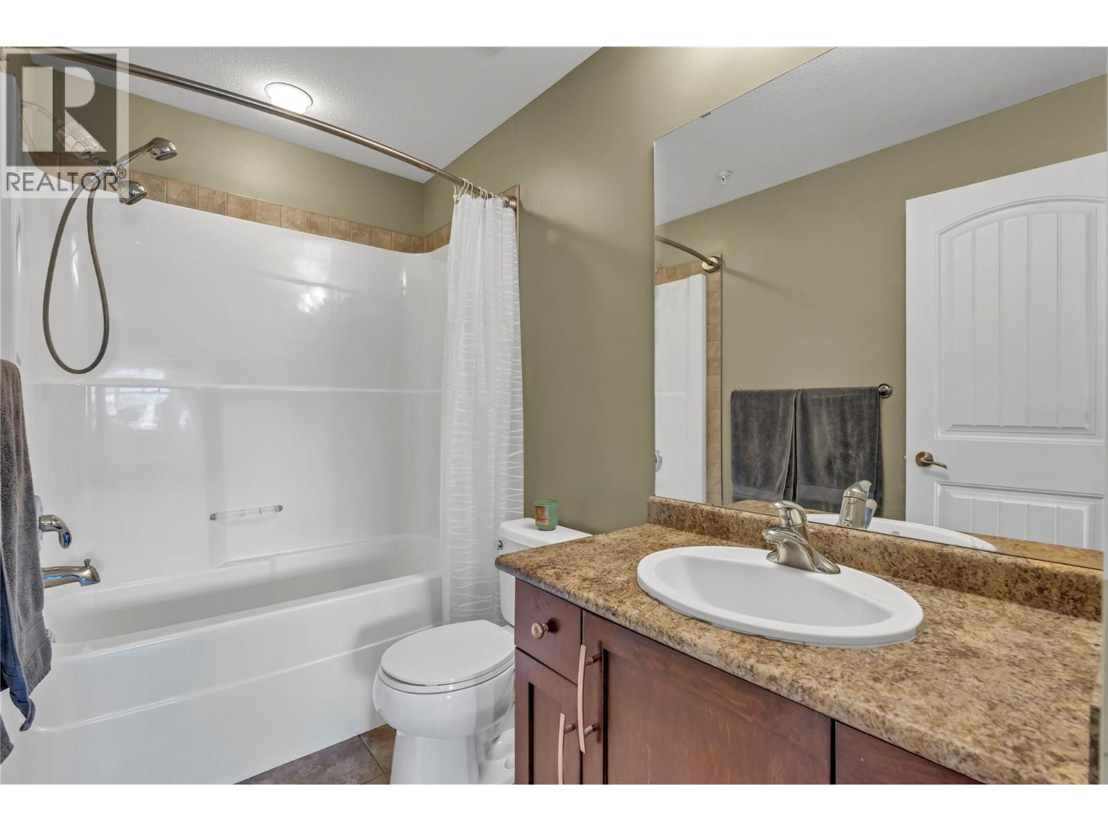 13615 Victoria Road N Unit# 206, Summerland