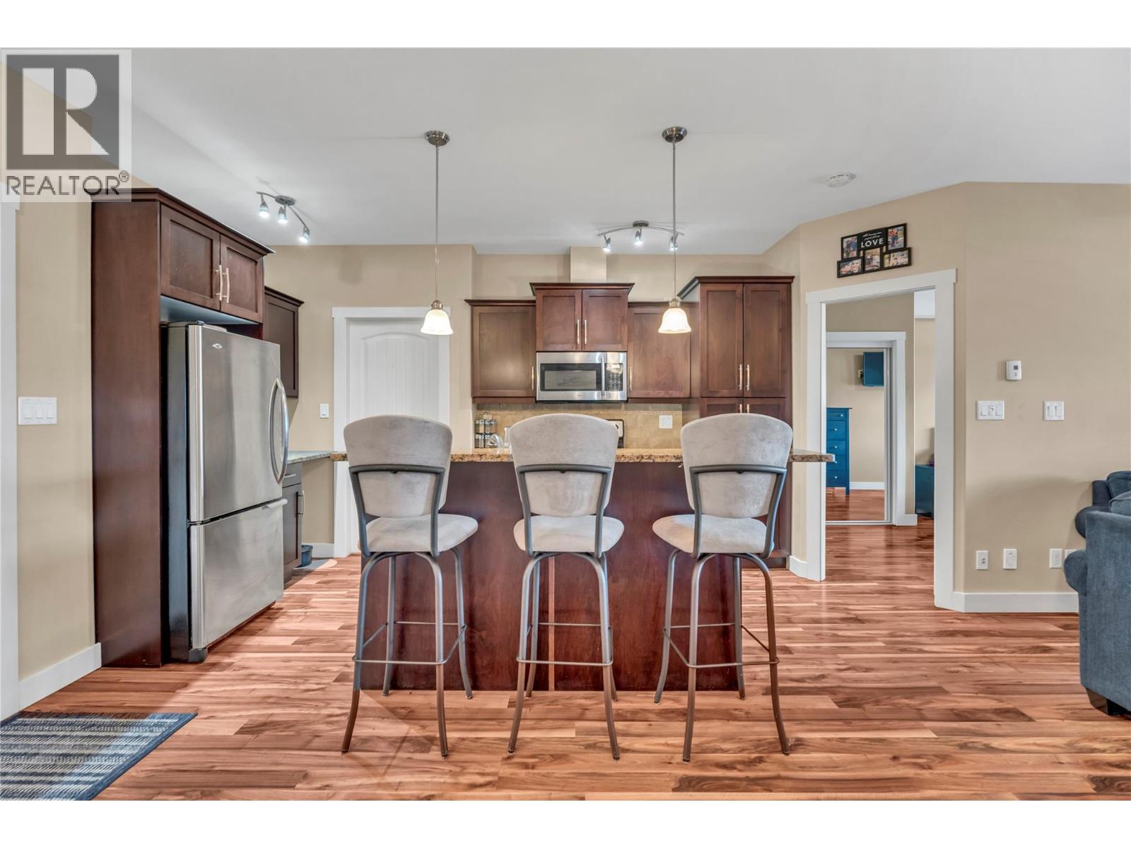 13615 Victoria Road N Unit# 206, Summerland