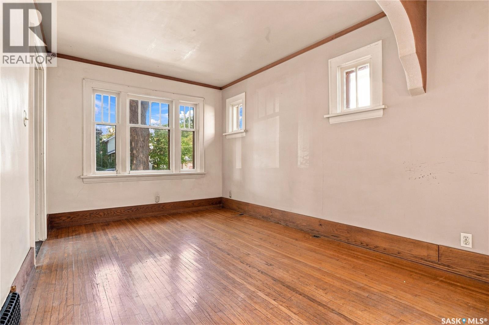 526 7th STREET E - 11