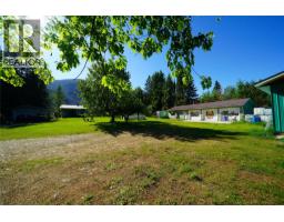 1062 Scamp Road, Castlegar, BC V1N4R3 Photo 17