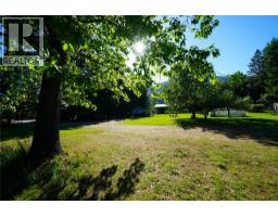 1062 Scamp Road, Castlegar, BC V1N4R3 Photo 16