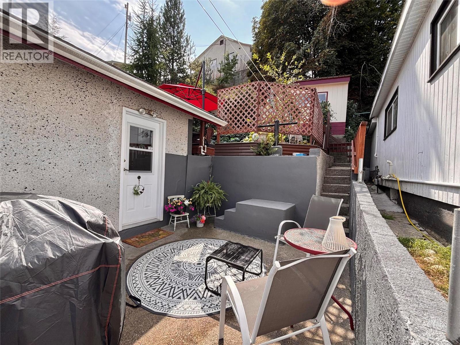 1280 Green Avenue, Trail, British Columbia, V1R4K1, Trail, British Columbia — photo 5 of 5