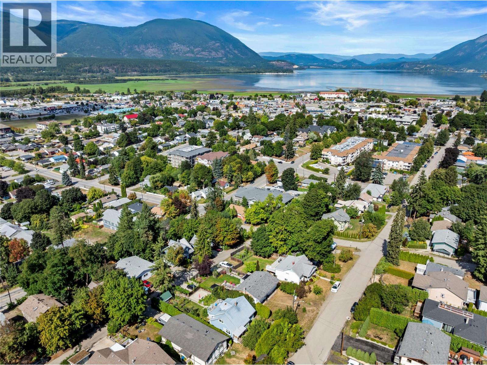 591 6 Street SE, Salmon Arm