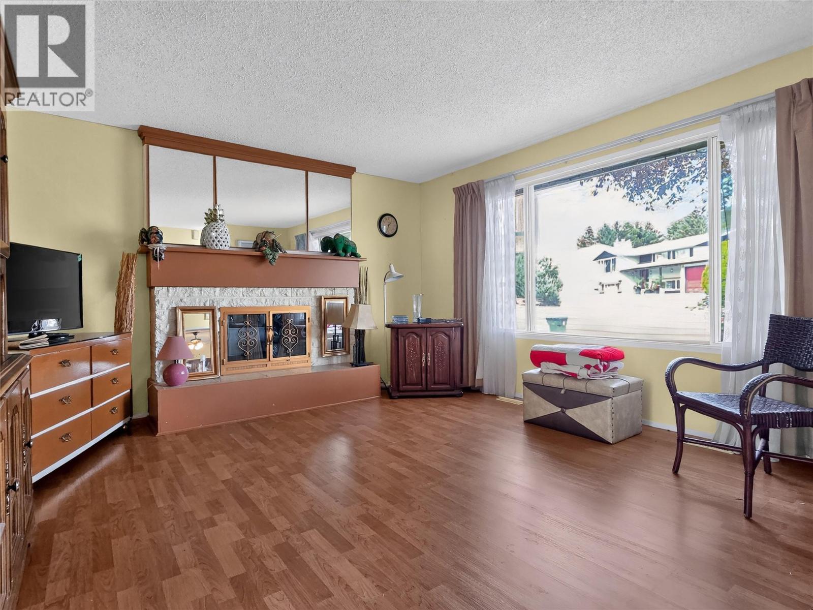 1516 Cumming Boulevard - 3