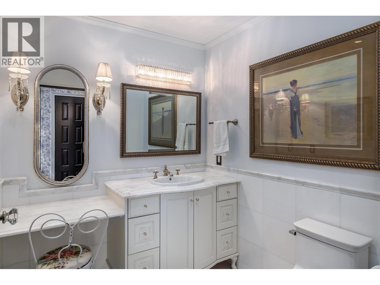 1128 Sunset Drive Unit# 1702, Kelowna