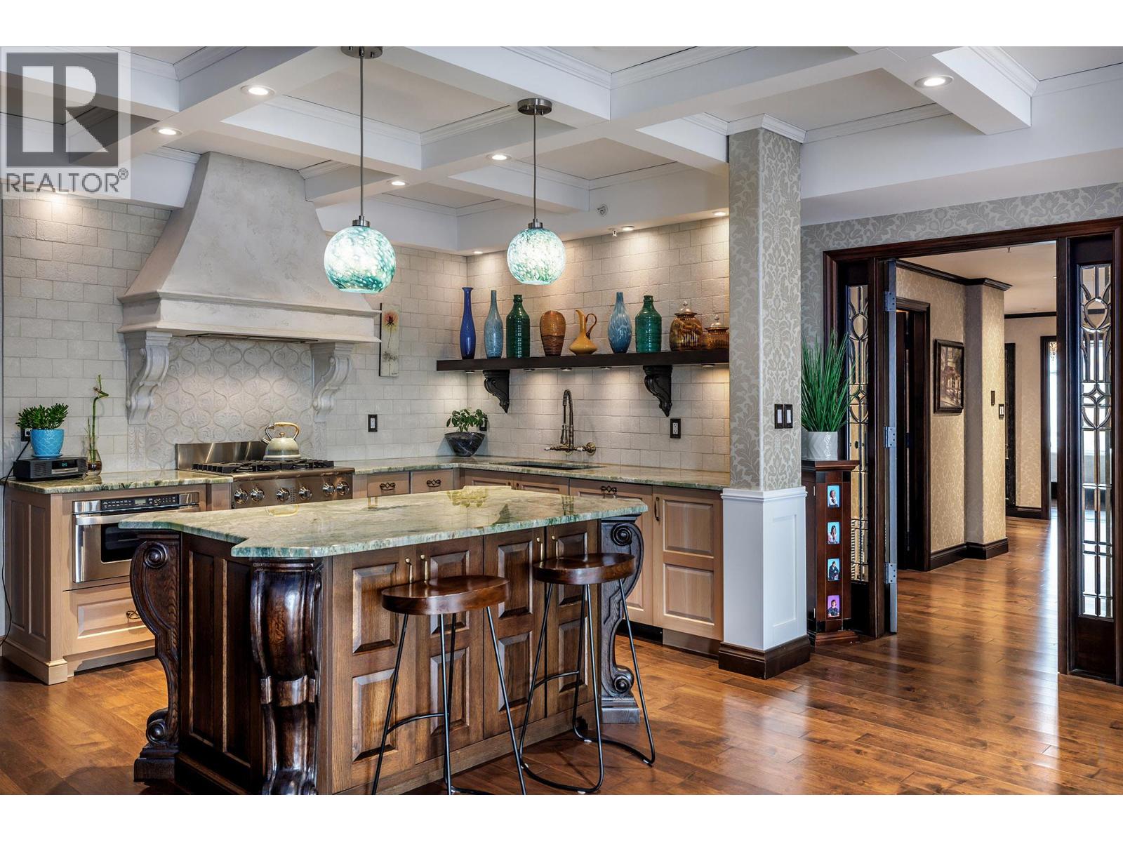 1128 Sunset Drive Unit# 1702, Kelowna
