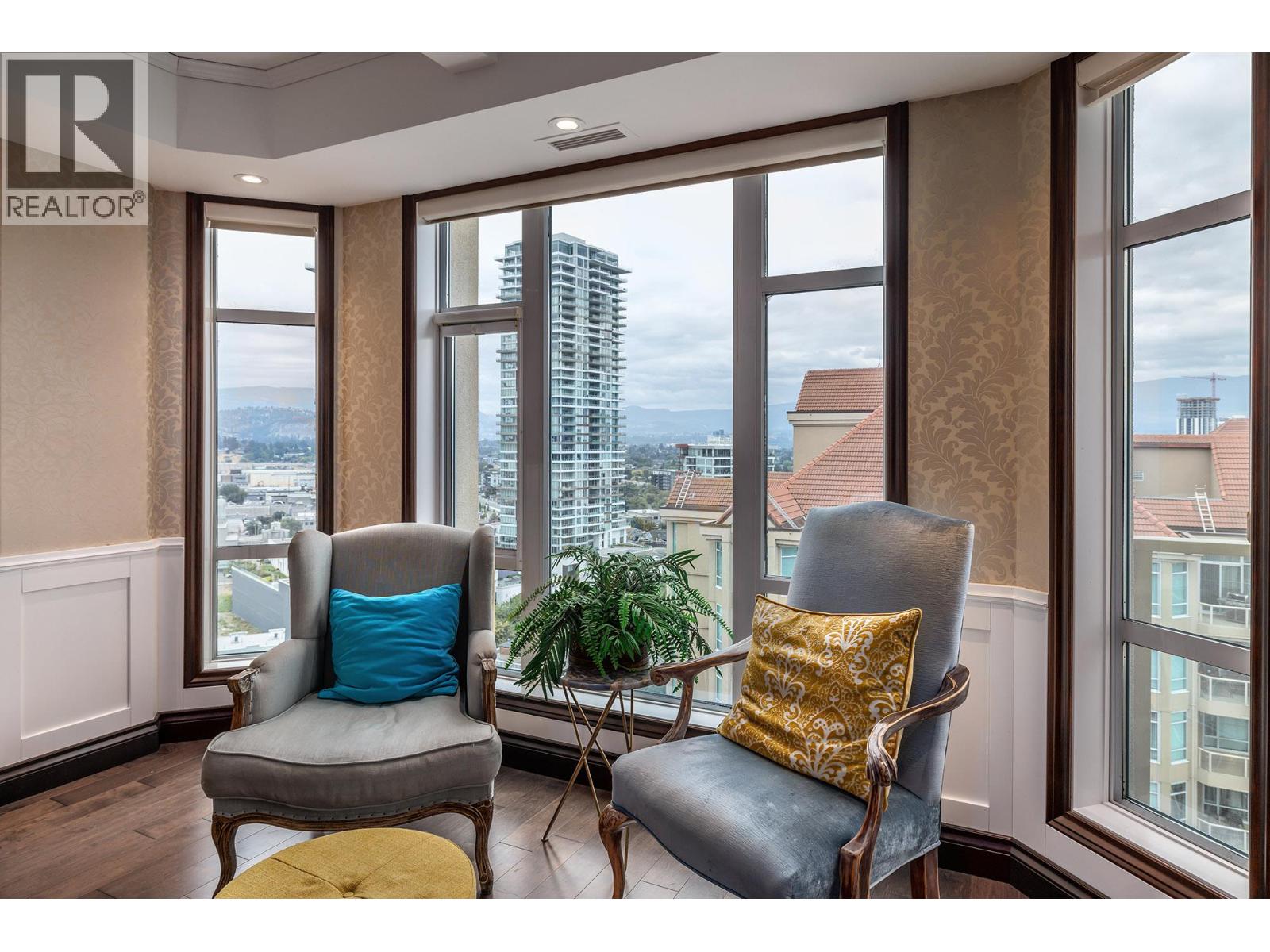 1128 Sunset Drive Unit# 1702, Kelowna