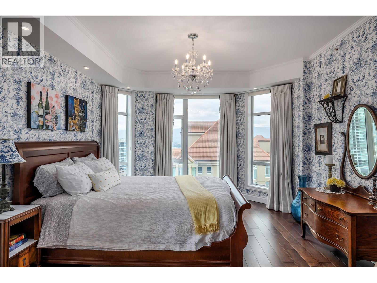 1128 Sunset Drive Unit# 1702, Kelowna