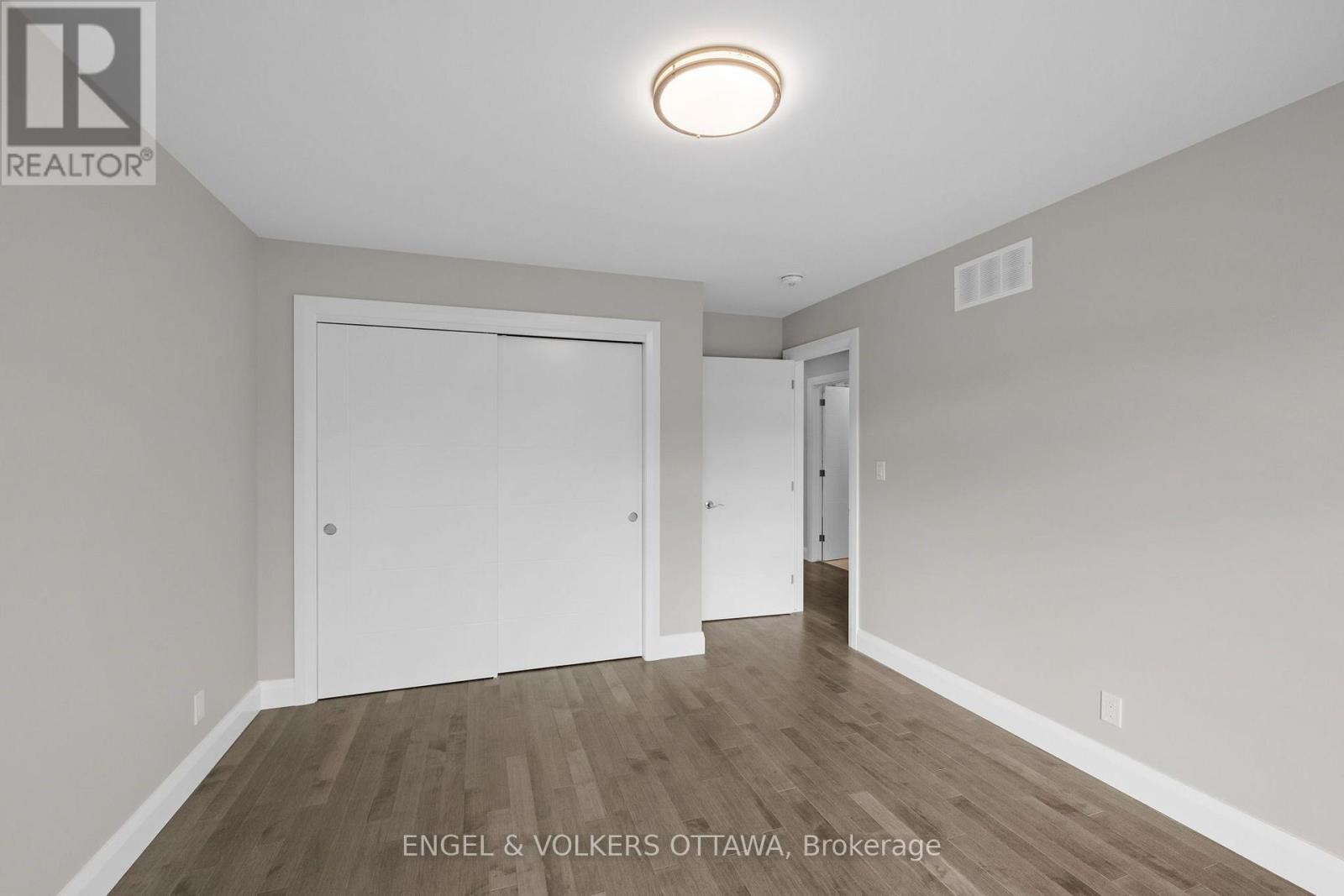 4 Bed, 4 Bath House for Sale in Ottawa – 6933 NOTRE DAME STREET, Ottawa – MLS# X13738972 - Image 31
