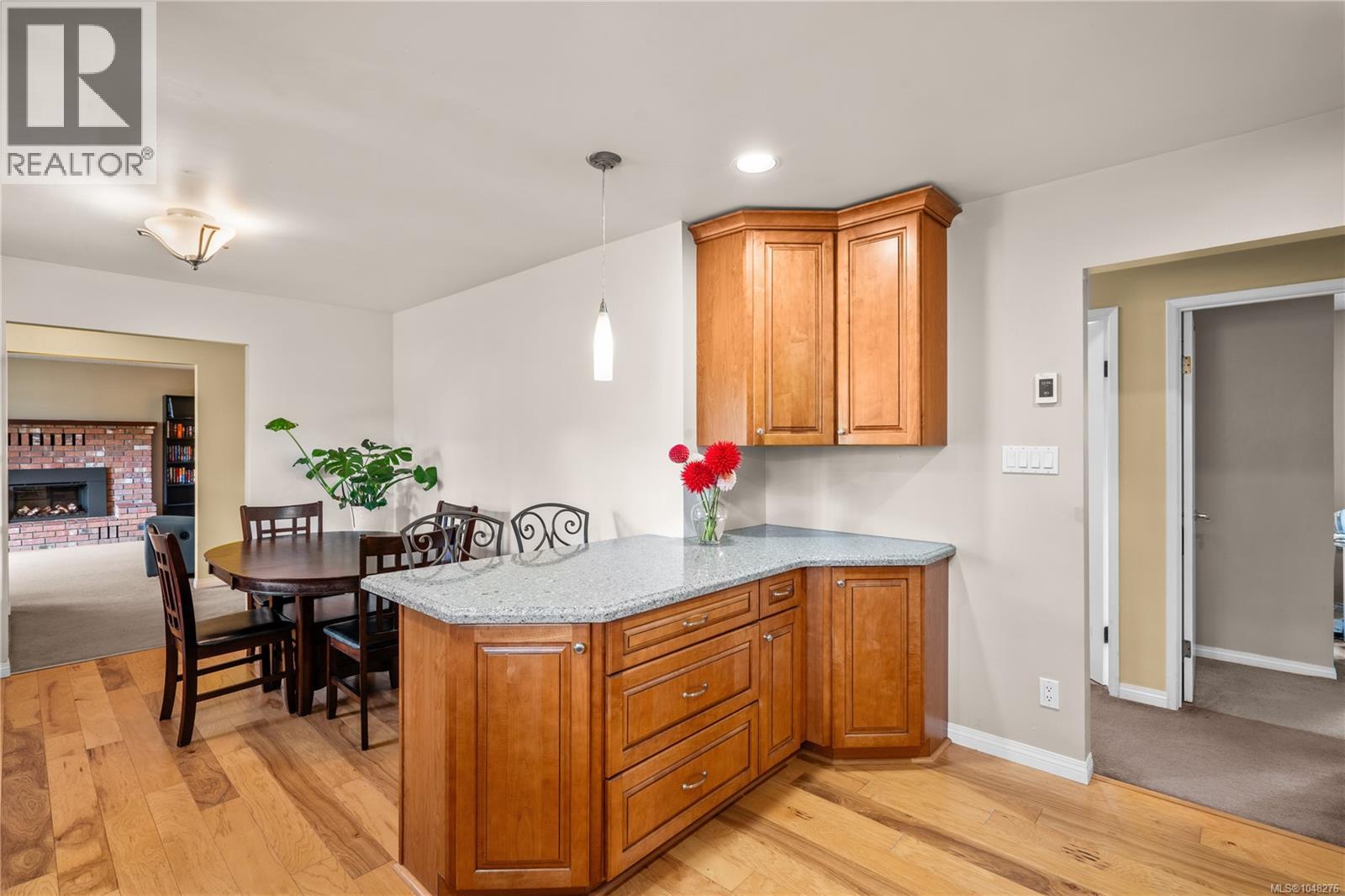 7703 Wallace Dr, Central Saanich