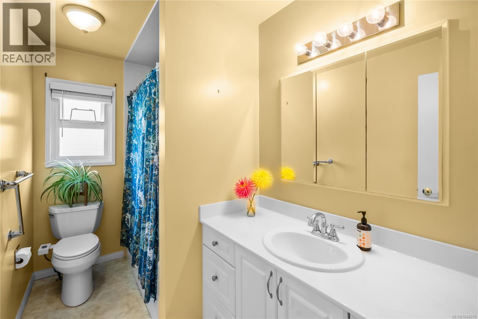 7703 Wallace Dr, Central Saanich