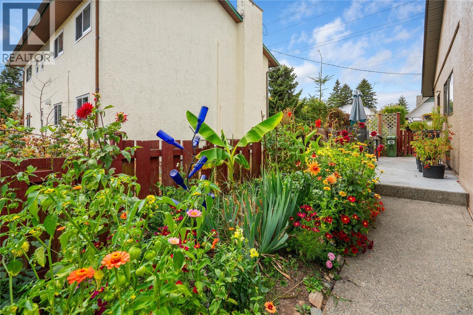 7703 Wallace Dr, Central Saanich