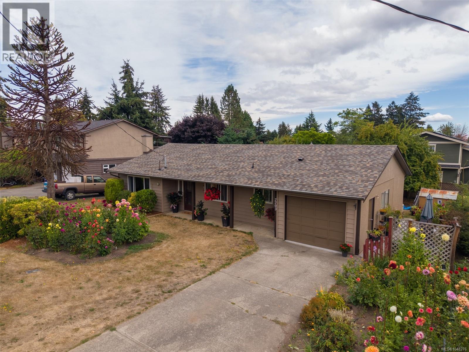 7703 Wallace Dr, Central Saanich