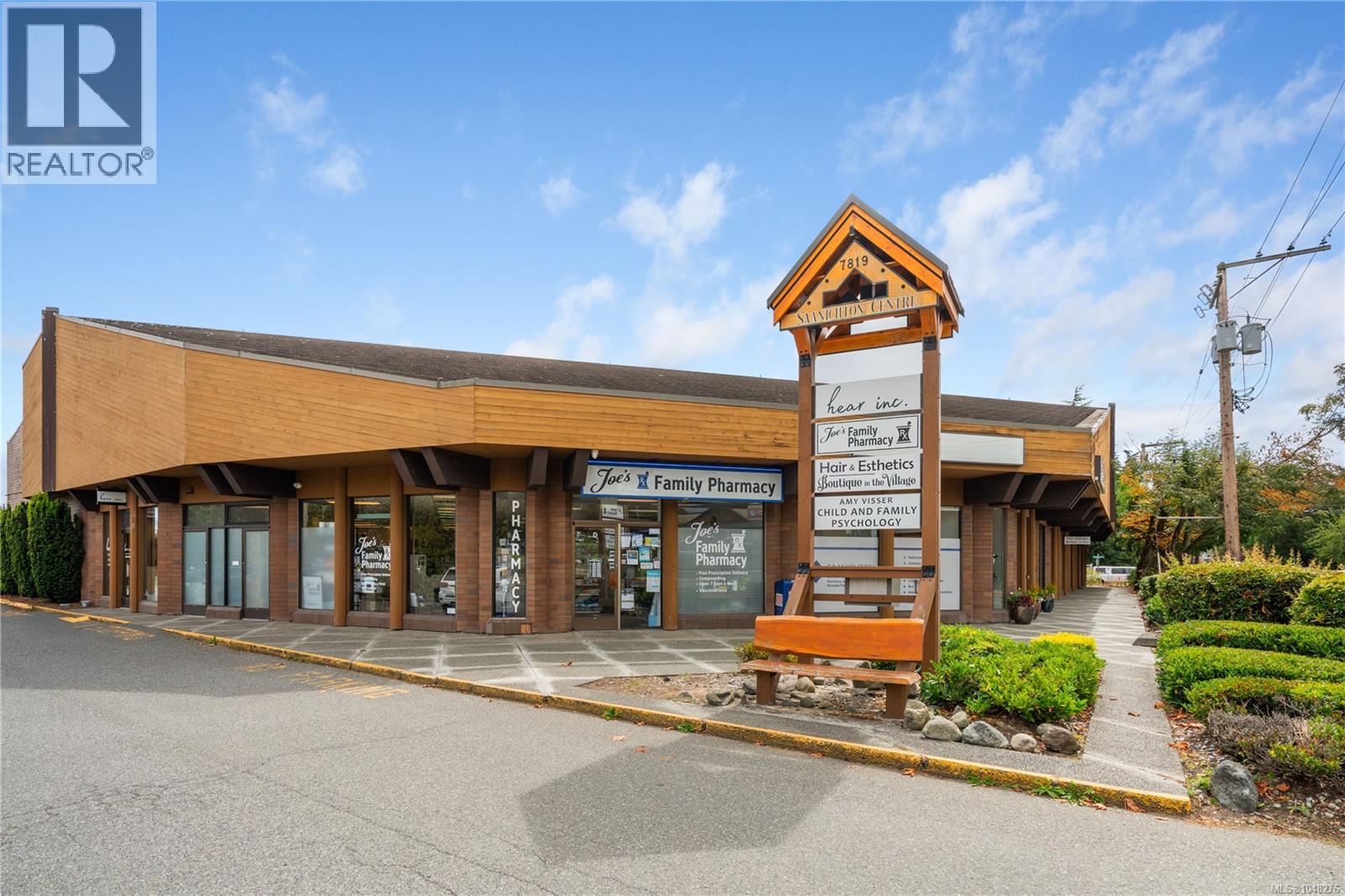 7703 Wallace Dr, Central Saanich