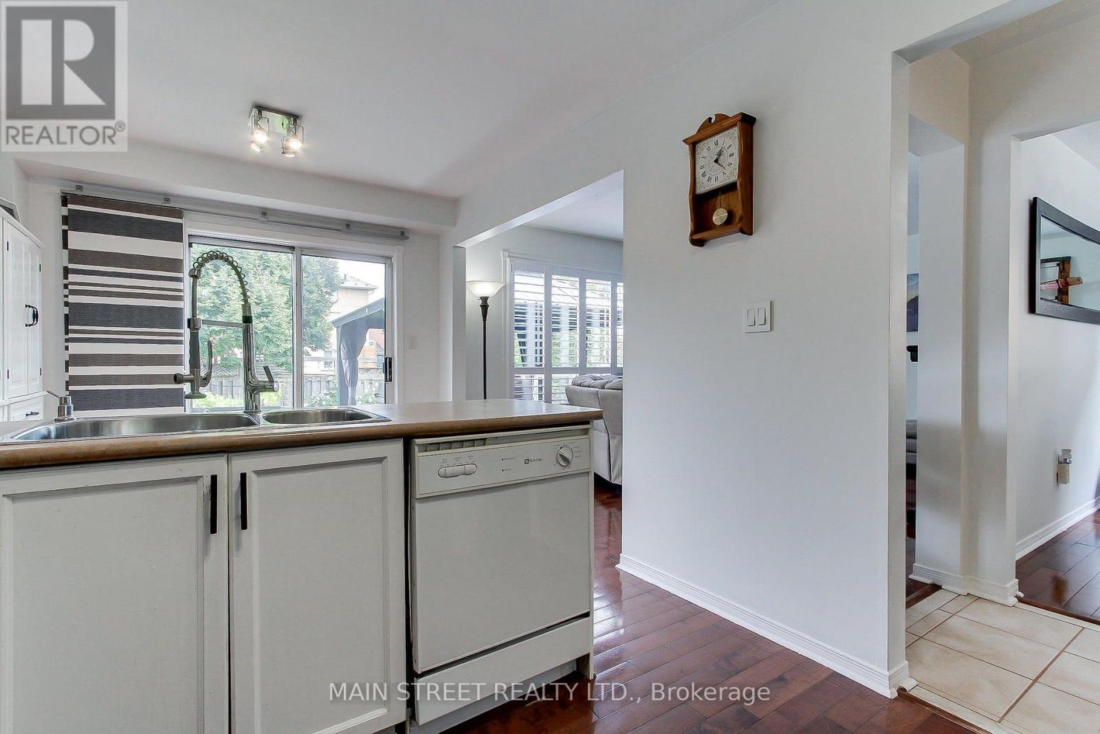 110 CRITTENDEN DRIVE - 13