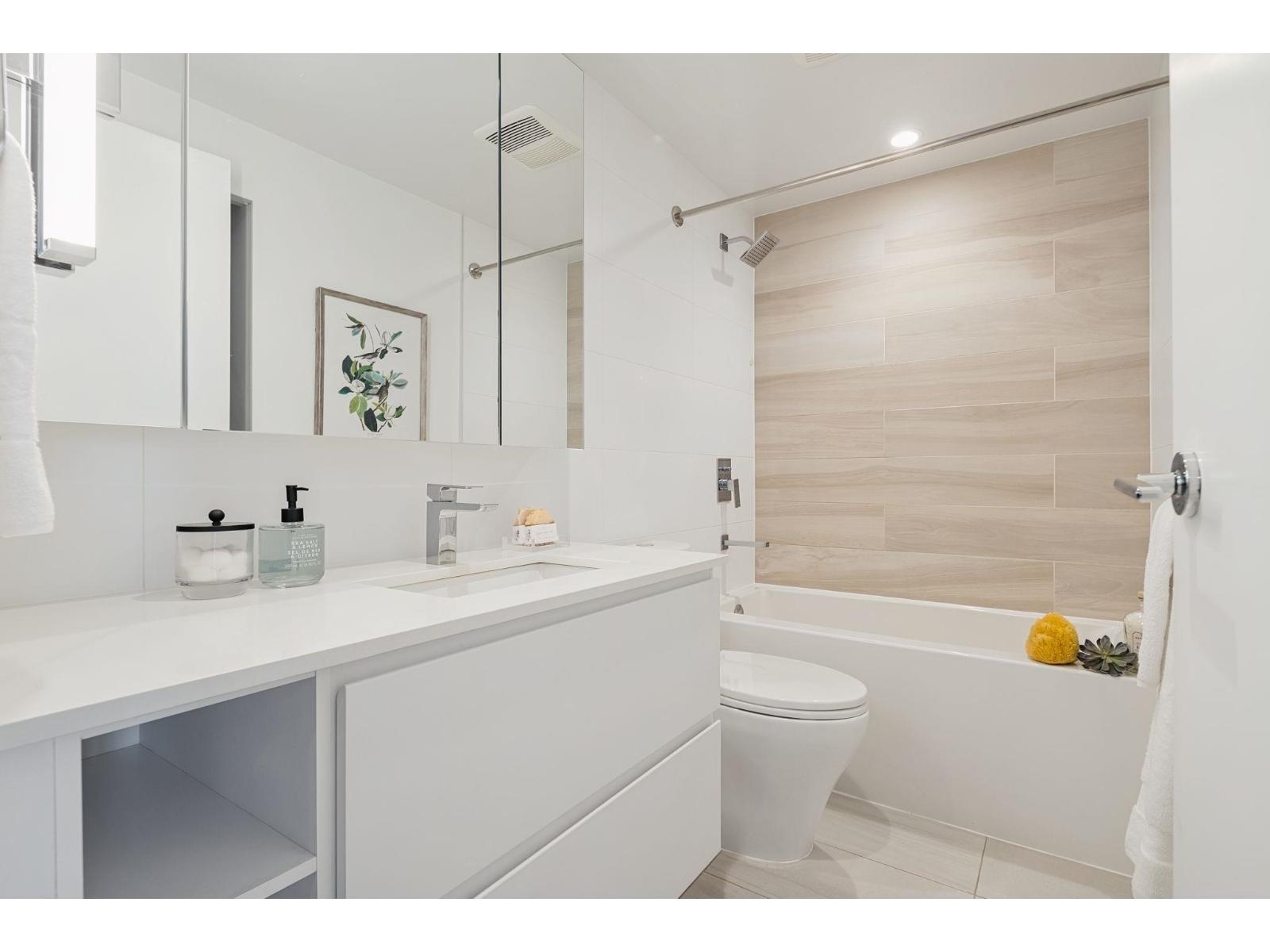 807 13655 FRASER HIGHWAY, Surrey