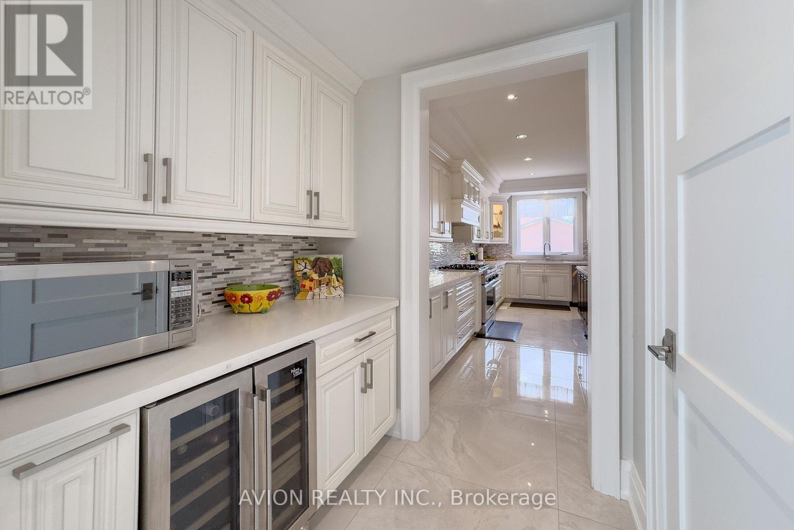 220 FALSTAFF AVENUE - 9