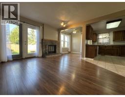 8820 107a Avenue, Fort St  John, BC V1J5Z1 Photo 8