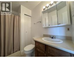 8820 107a Avenue, Fort St  John, BC V1J5Z1 Photo 17