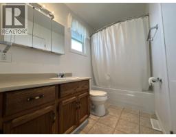 8820 107a Avenue, Fort St  John, BC V1J5Z1 Photo 15