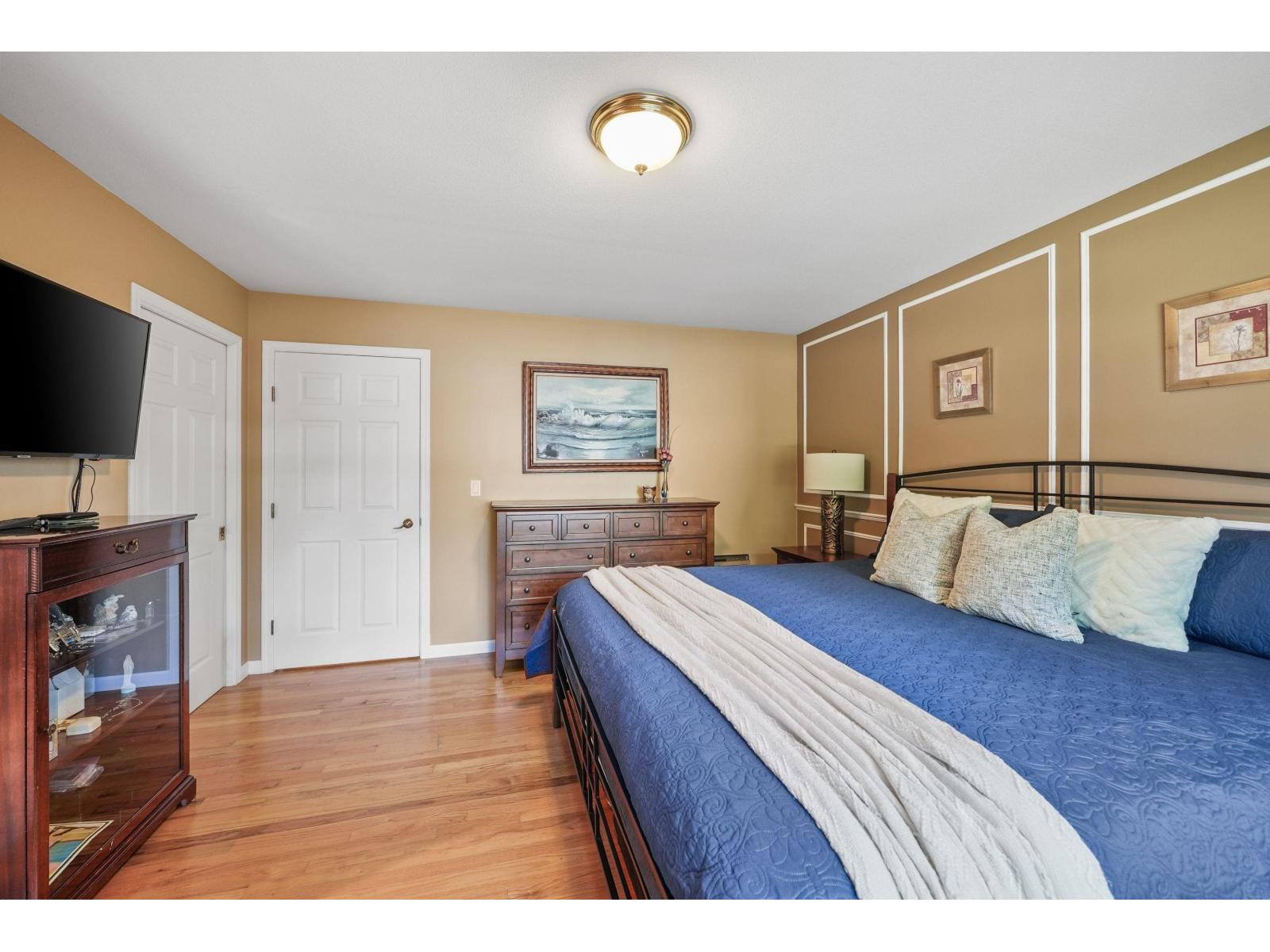 18555 57 AVENUE, Surrey