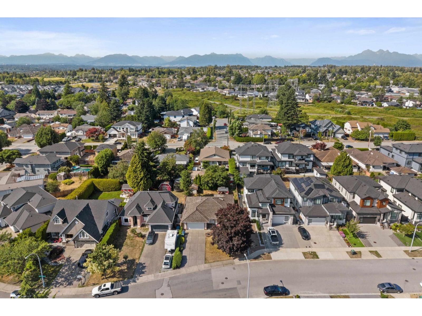 18555 57 AVENUE, Surrey