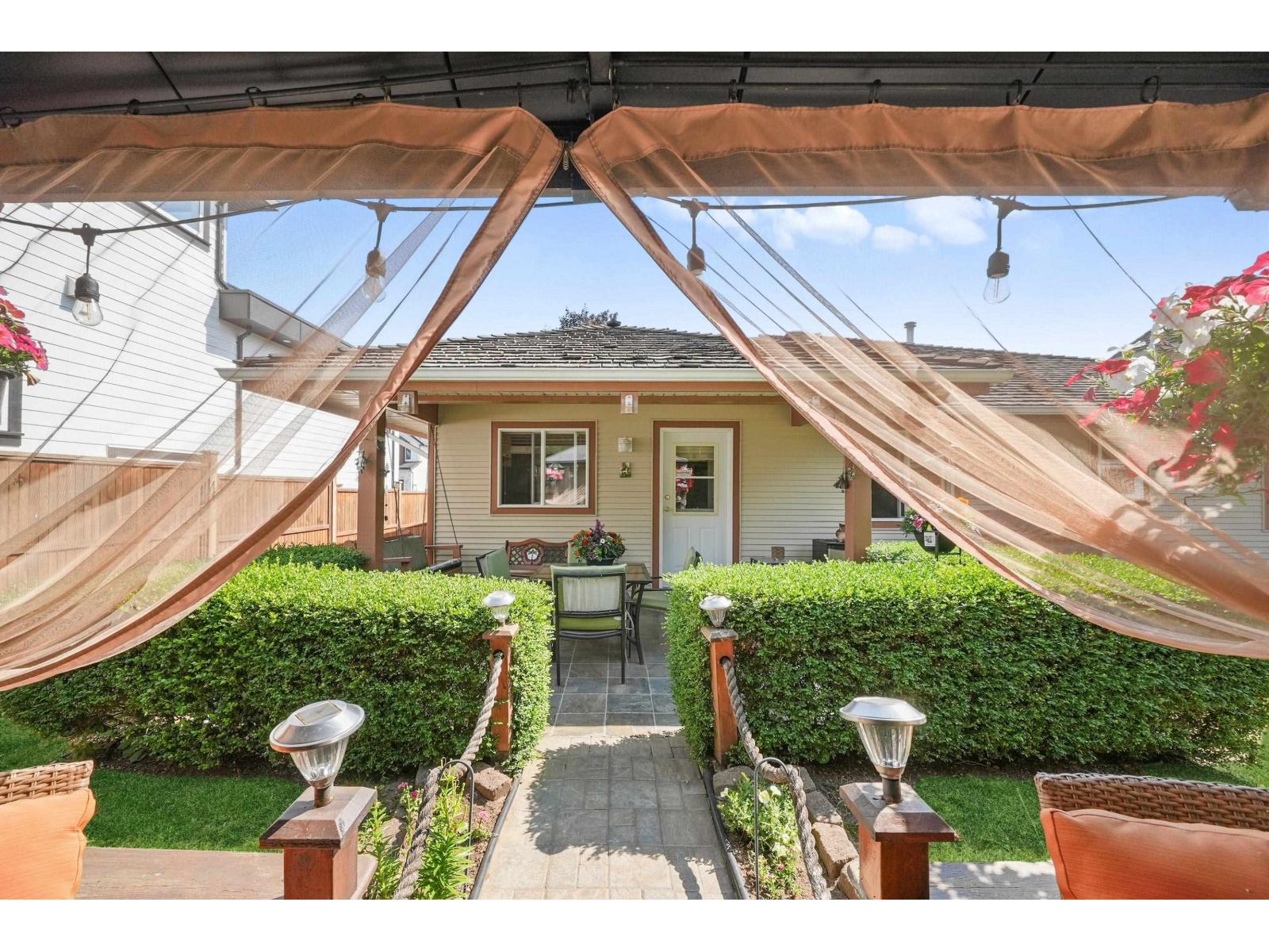 18555 57 AVENUE, Surrey