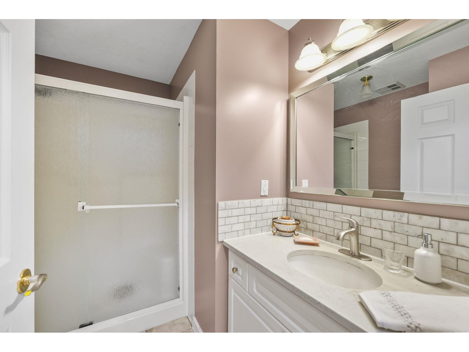 18555 57 AVENUE, Surrey