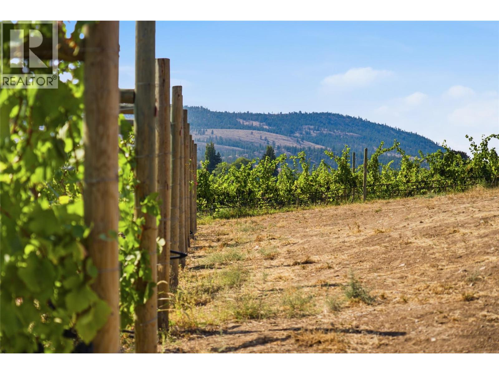 6007 Giants Head Road, Summerland