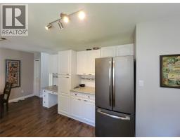 707 12th Avenue, Keremeos, BC V0X1N3 Photo 17