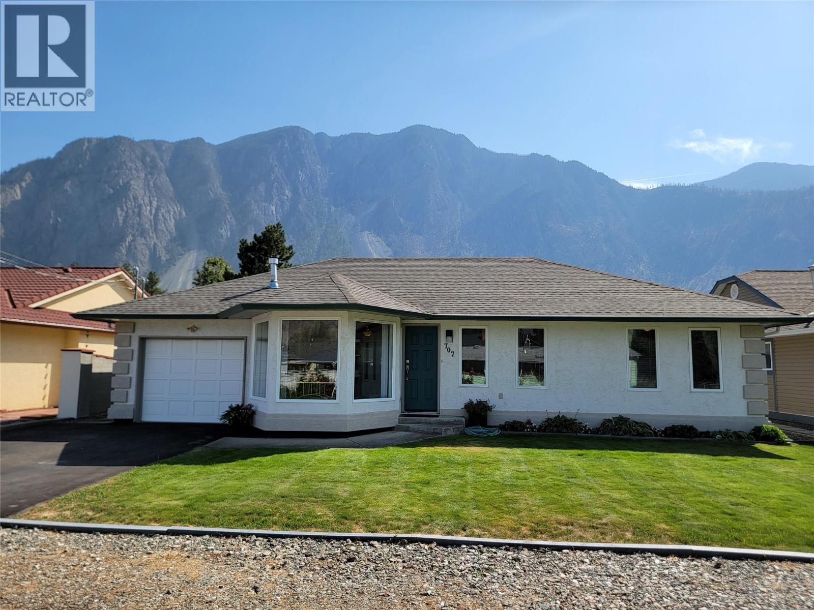 707 12th Avenue, Keremeos