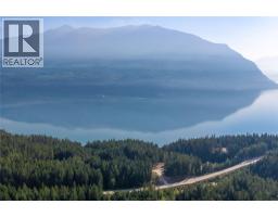 8044 23 South Highway, Revelstoke, BC V0E2S0 Photo 11