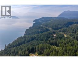 8044 23 South Highway, Revelstoke, BC V0E2S0 Photo 9