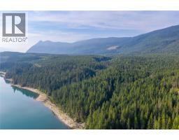 8044 23 South Highway, Revelstoke, BC V0E2S0 Photo 7