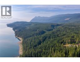8044 23 South Highway, Revelstoke, BC V0E2S0 Photo 8