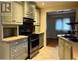 Bathroom - Upper - 694 Niagara Street, St  Catharines, ON L2M3R9 Photo 8