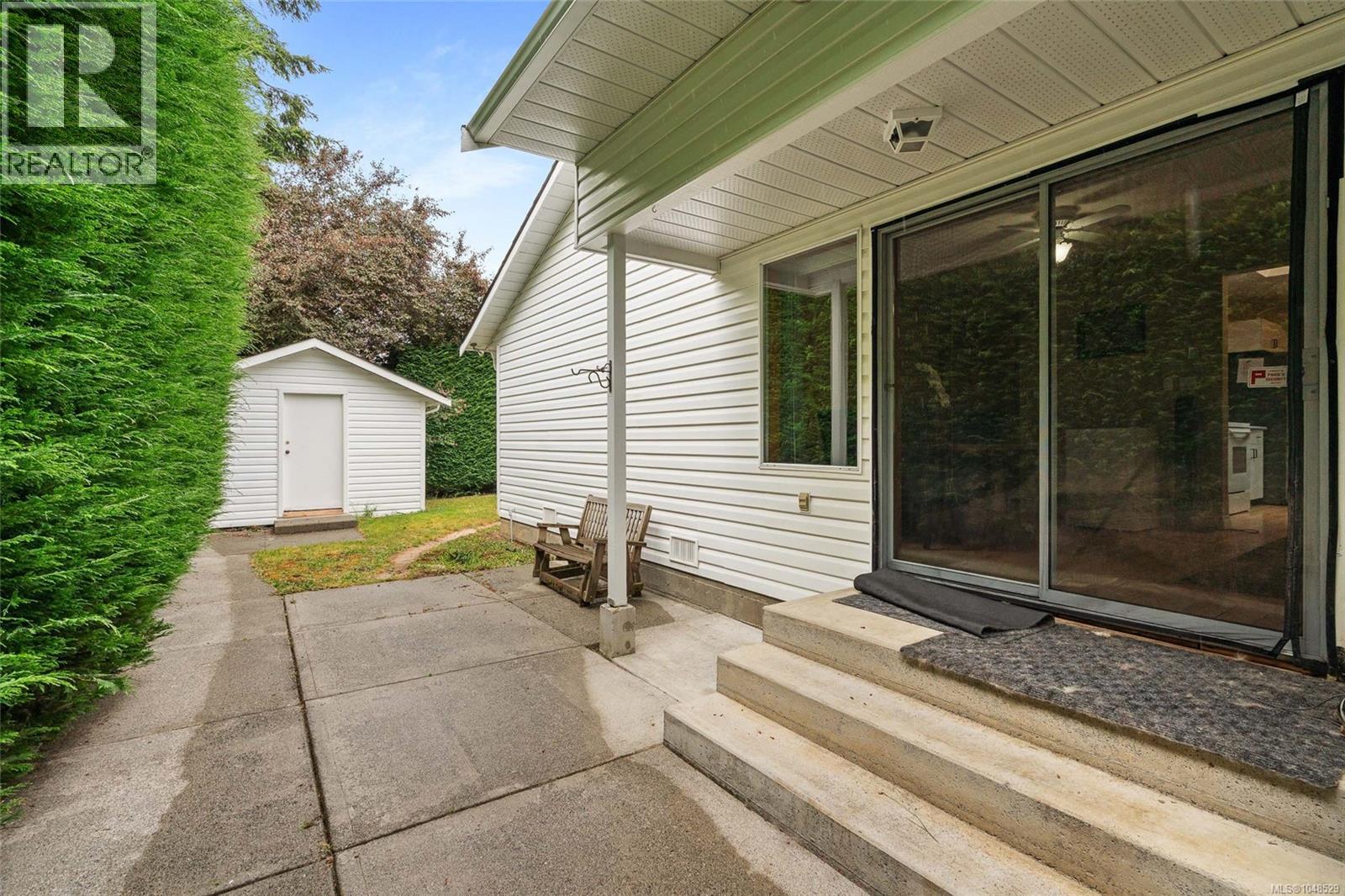 #2 1215 Stelly's Cross Rd - 38
