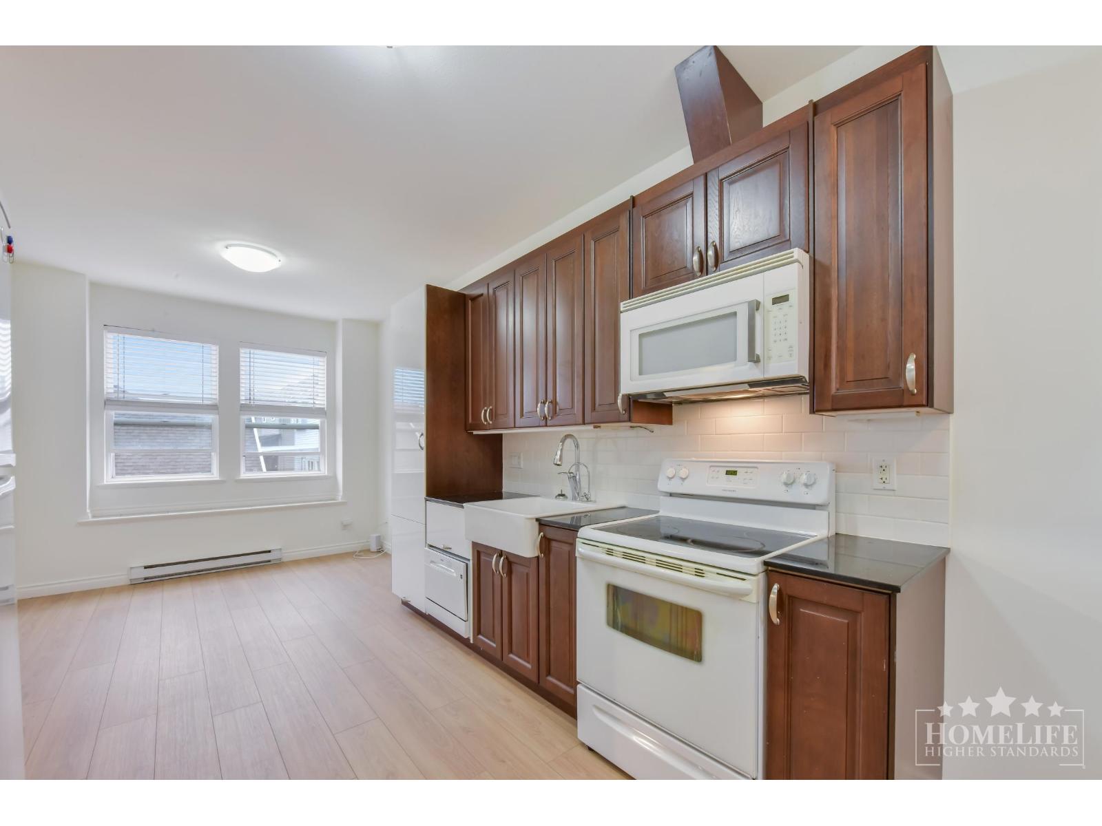 Coach House 6983 192 STREET, Surrey